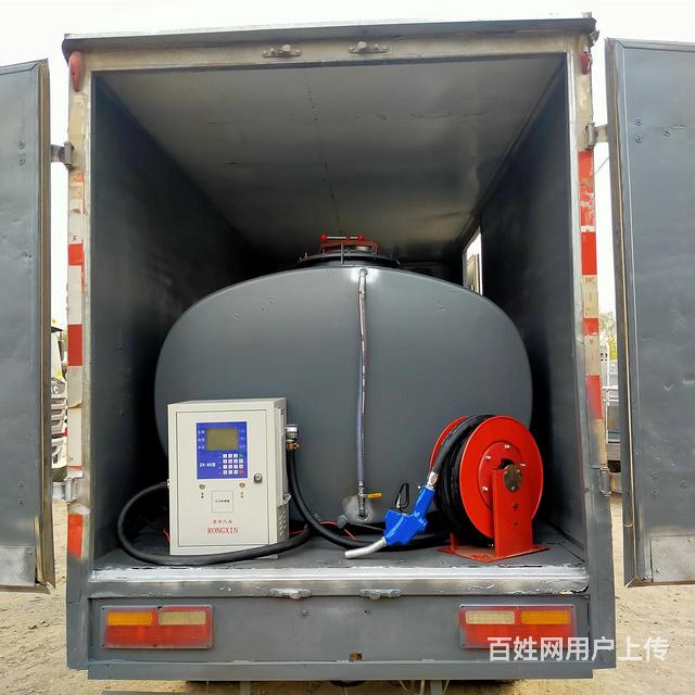临沧 2吨4吨8吨油罐车加油车，多少钱呢   10吨油罐车包的图片