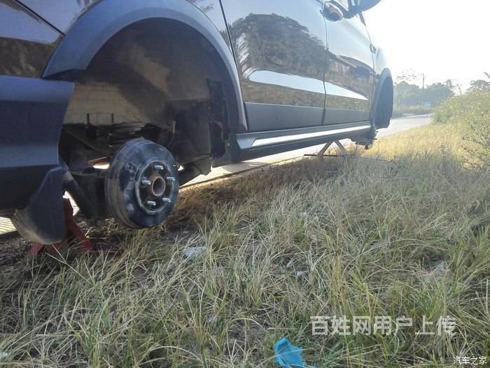 安庆道路救援修车补胎搭电瓶 汽车轮胎更换