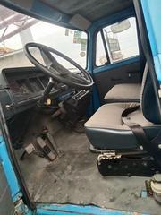 东岳12吨吊车