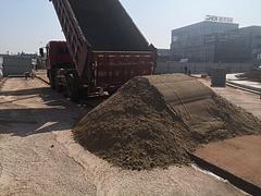 轩德前四后四自卸车