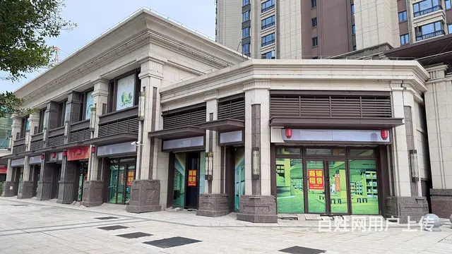 小区正门第一间铺位医院学校隔壁的图片