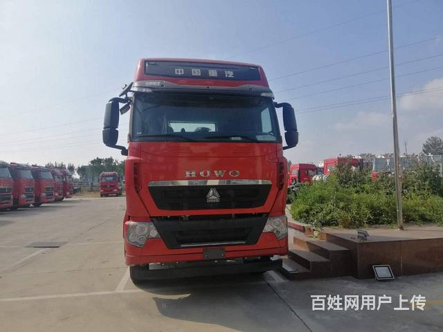 短期库存豪沃牵引车 双驱440马力 轻量化多台的图片