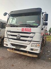 信阳急卖18年二手豪沃搅拌车 大16方380马力