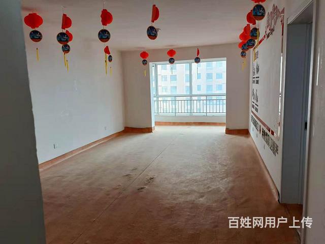 市医院附近，豪庭春天 通透三居，毛坯房，单价8200多的图片