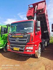 国五轩德X6前四后八轻皮自卸车 6米车厢