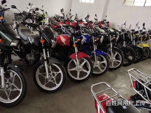 仓库大量现货各品牌二手摩托车，一手货源，支持物流的图片