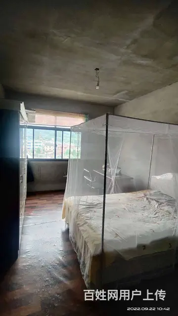 李家坪小区，三室两厅两卫两阳台，毛坯，能正常入住的图片