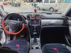哈弗 哈弗H2 2016款 1.5T 手自一体 两驱豪华型红