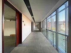 浙商财富中心办公室出租，优美水景大片广场