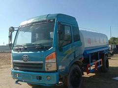 出卖洒水车吸污车