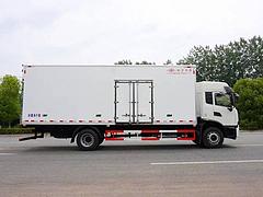 ​重汽豪沃新款6.8米“国六”冷藏车 厂家在哪里