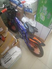 小孩自行车