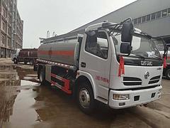 8吨油罐车东风多利卡   流动运油车