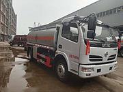 8吨油罐车东风多利卡   流动运油车