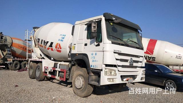 出售大14方二手豪沃搅拌车  国五后八轮 亚特上装的图片