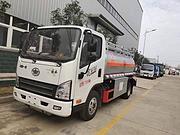 东风多利卡 5吨油罐车   可分期付款低价销售