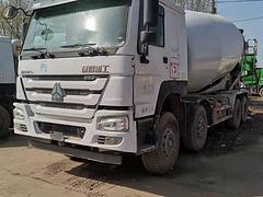 大20方二手豪沃搅拌车 国五 前四后八 380马力