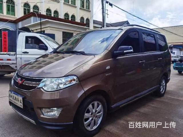 五菱宏光S的图片
