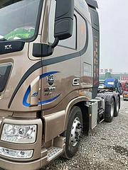 国五东风天龙560双驱轻体牵引车