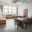 办公楼、宿舍、库房配套出租/免费停车位/门口大空地