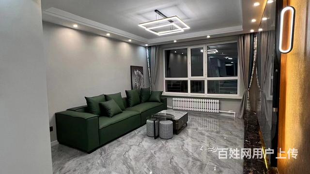 出售区医院附近4楼85平43万正房带全部家具的图片