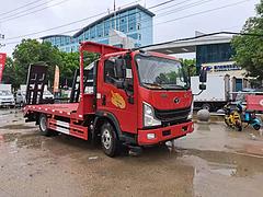太原挖机蓝牌拖板车 运输9吨挖机拖板车全国包上牌