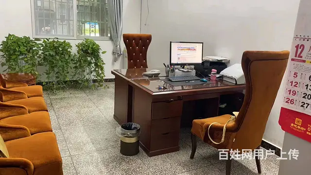 店铺出租 适合办公 美容 教育等 是做生意的好地方 租金面议的图片