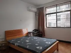 一室一厨一卫共享客厅