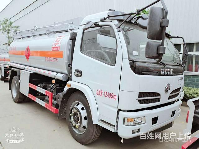 东风福瑞卡加油车8吨运油车分期挂靠上户一条龙的图片