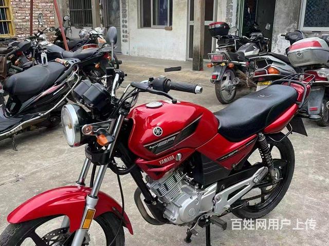 出售二手摩托车的图片