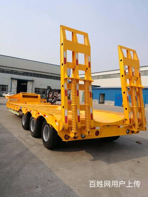 订做13米挖掘机运输车 轮胎不外露样式的图片