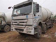 出售17年二手豪沃搅拌车 大20方 前四后八
