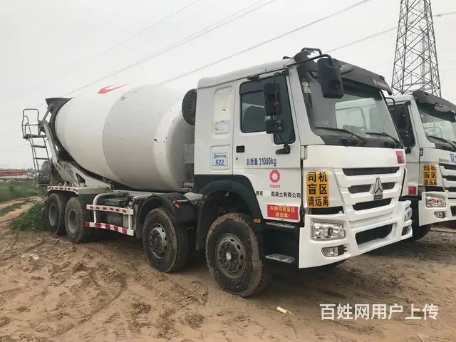 急转二手豪沃烧气搅拌车 国五大18方 375马力的图片