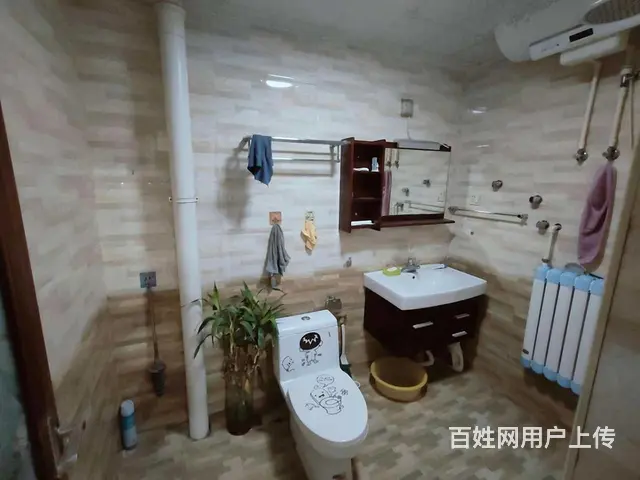 民警小区，低楼层，大两居，老证，送地下室 可贷款的图片