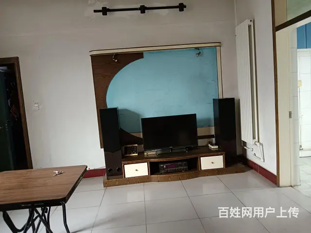 4.8w电厂双气3楼2室三台空调燃气热水器电视冰箱暖的图片