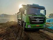出售18年欧曼GTL环保绿后八轮自卸车，货箱5米8