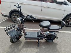 雅迪锂电池电动车