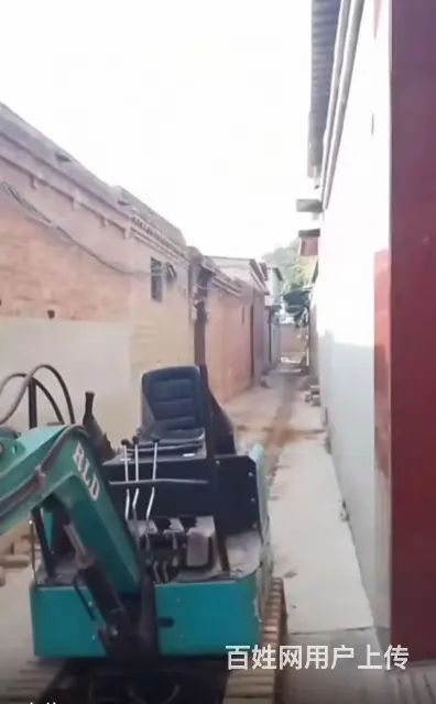 17小型挖掘机的图片