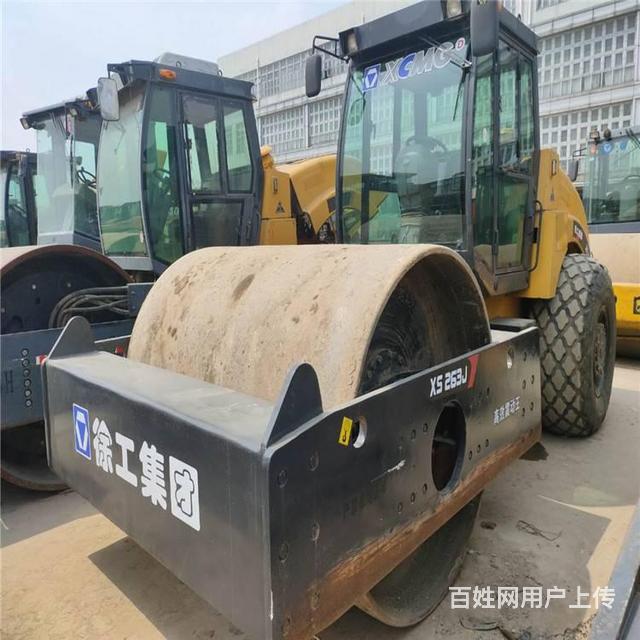 通辽附近二手压路机市场八九成新二手22吨压路机的图片