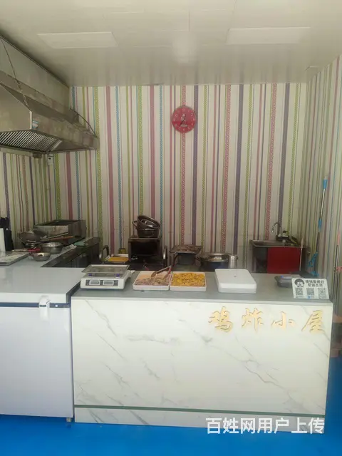 胡台商城北门，东南商城，西邻小区，北邻国道的图片