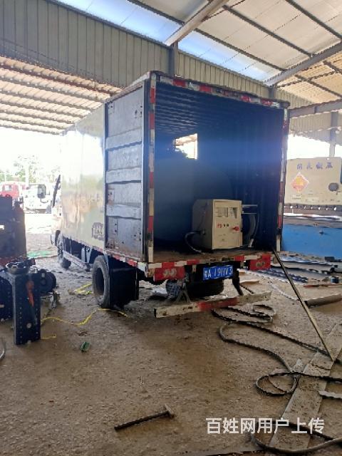 厂家直销二手加油车，伪装加油车，3到30吨的图片