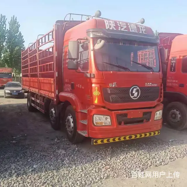 出售一台二手德龙载货车 9.6米高栏 300马力的图片