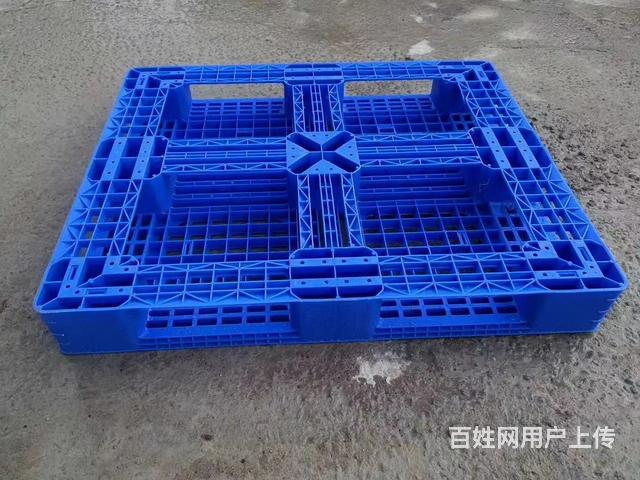 长期出售托盘二手塑料卡板各种塑胶板