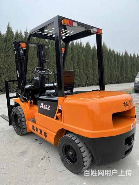 二手叉车 杭叉3.5吨  杭叉5吨 三级门架带中钢的图片
