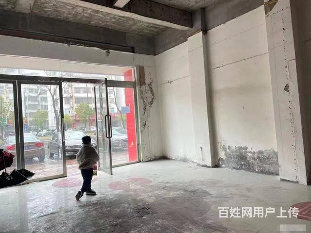 靠近小区，临近主干道，人流量大商铺的图片