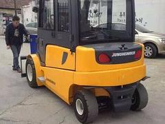 原装进口TCM电动叉车丶9成新1.5吨2吨电瓶叉车