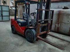 个人15年中联重科叉车，3吨升高3.3
