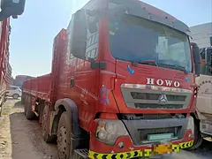 国四前四后八平板车340马力8米6货厢豪沃