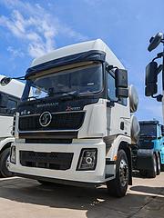陕汽德龙库存积压新车国六LNG双气瓶牵引半挂车