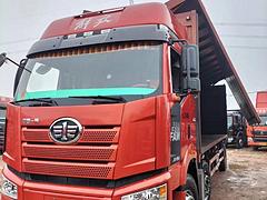 解放J6P前四后四9.6米飞翼箱车20年国五